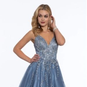 Camille La Vie prom dress size 10